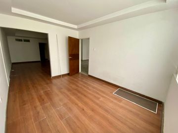 SE VENDE CASA NORTE, PERMITE CONSTRUCCIÓN DE EDIFICIO