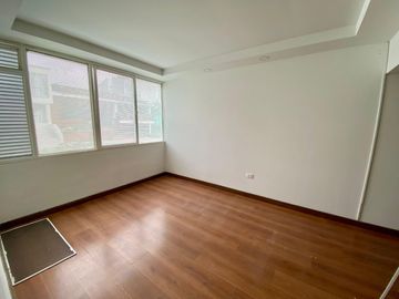 SE VENDE CASA NORTE, PERMITE CONSTRUCCIÓN DE EDIFICIO