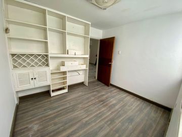 SE VENDE CASA NORTE, PERMITE CONSTRUCCIÓN DE EDIFICIO
