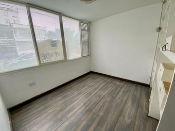 SE VENDE CASA NORTE, PERMITE CONSTRUCCIÓN DE EDIFICIO