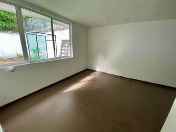 SE VENDE CASA NORTE, PERMITE CONSTRUCCIÓN DE EDIFICIO