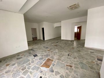 SE VENDE CASA NORTE, PERMITE CONSTRUCCIÓN DE EDIFICIO