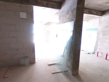 Vendo local comercial estreno
