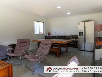Venta de Terreno con Casa Nueva en Condominio – Cajón Grande, Olmué Valor: $140.000.000 + comisión de corretaje