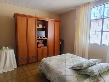 AMPLIA CASA EN VENTA EN URBANIZACON MIRAFLORES  -  AV CAYETANO HEREDIA. - CASTILLA - PIURA