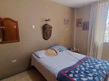 AMPLIA CASA EN VENTA EN URBANIZACON MIRAFLORES  -  AV CAYETANO HEREDIA. - CASTILLA - PIURA