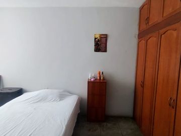 AMPLIA CASA EN VENTA EN URBANIZACON MIRAFLORES  -  AV CAYETANO HEREDIA. - CASTILLA - PIURA