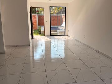 Casa en Venta con alberca privada con jardín privado en Jiutepec Morelos