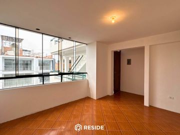 Departamento de 2 Dormitorios en 3er Piso  Urb. Covicorti