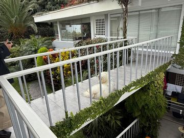 ESPECTACULAR CASA CON PISCINA EN LA MEJOR ZONA RESIDENCIAL DE SAN ISIDRO