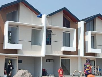 Rumah Dijual Di Pocis Pamulang Tangerang Selatan 2 Lantai MURAH Jual Baru [AGV10]