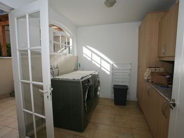 VIVIENDA DE ALTO STANDING CON AMPLIAS ÁREAS SOCIALES Y SEGURIDAD TOTAL