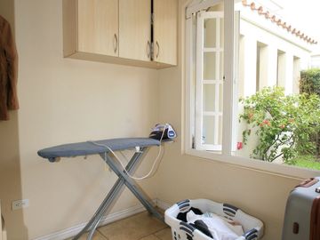 VIVIENDA DE ALTO STANDING CON AMPLIAS ÁREAS SOCIALES Y SEGURIDAD TOTAL