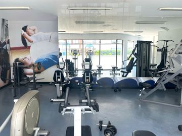 EN PRIMER PISO Vive a pasos del Colegio La Recoleta y del Club El Bosque