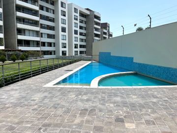 EN PRIMER PISO Vive a pasos del Colegio La Recoleta y del Club El Bosque