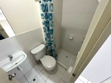 EN PRIMER PISO Vive a pasos del Colegio La Recoleta y del Club El Bosque