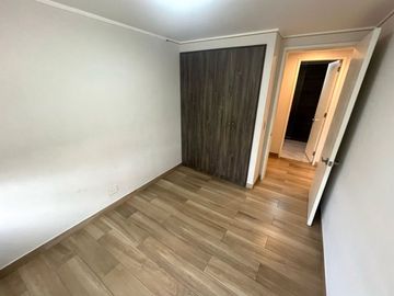 EN PRIMER PISO Vive a pasos del Colegio La Recoleta y del Club El Bosque