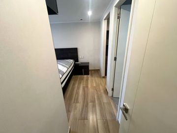 EN PRIMER PISO Vive a pasos del Colegio La Recoleta y del Club El Bosque
