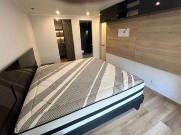 EN PRIMER PISO Vive a pasos del Colegio La Recoleta y del Club El Bosque