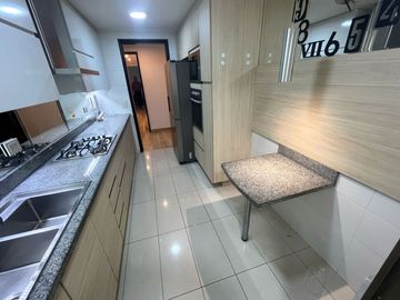 EN PRIMER PISO Vive a pasos del Colegio La Recoleta y del Club El Bosque