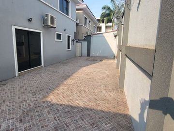 Venta de Casa en Urbanización Atlantis – Vía a Samborondón Km 4.5.