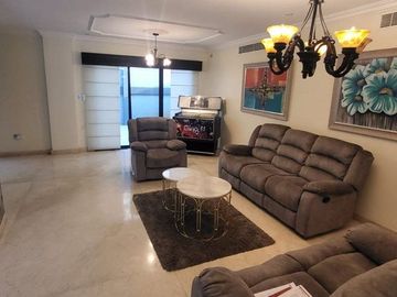 Venta de Casa en Urbanización Atlantis – Vía a Samborondón Km 4.5.