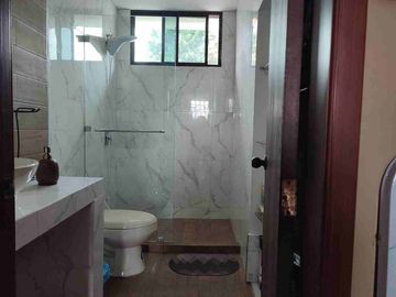 🏡 ¡Descubre tu nuevo hogar en  Urdesa! 🌿