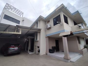 🏡 ¡Descubre tu nuevo hogar en  Urdesa! 🌿