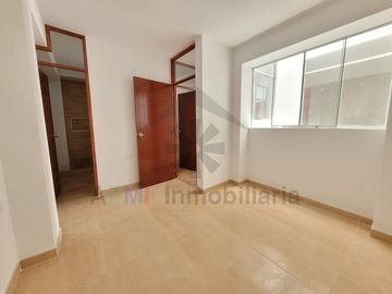 VENTA DE DEPARTAMENTOS FRENTE A PARQUE CERCA DE LA UNIVERSIDAD SIPÁN