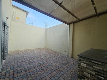 Casa en venta vía a la costa, Urb. Olimpo 2