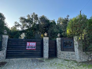 EXCLUSIVA PARCELA CON CASA, PISCINA Y CLUB HOUSE