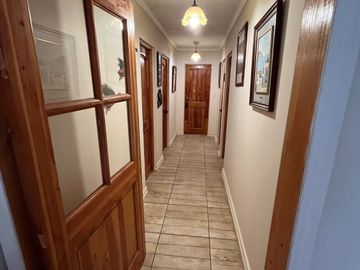 EXCLUSIVA PARCELA CON CASA, PISCINA Y CLUB HOUSE