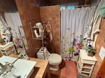EXCLUSIVA PARCELA CON CASA, PISCINA Y CLUB HOUSE