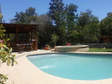 EXCLUSIVA PARCELA CON CASA, PISCINA Y CLUB HOUSE