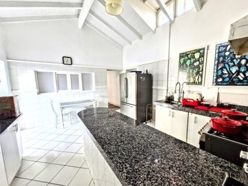 (S)VENDO  ESPECTACULAR RESIDENCIA EN GOLF LOS INCAS SURCO 1,200 M2