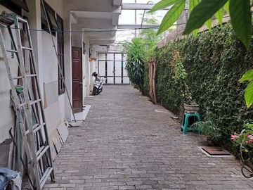 Rumah +Kos2 an Jl Ry Kutisari Selatan Super Strategis