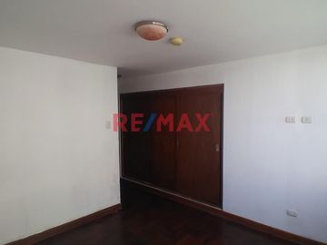 Departamento En Venta En El Distrito Miraflores Muy Cerca De La Avenida Larco