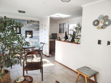 Casa Remodelada En La Reina, Cercana A Metro Y Plaza Egaña