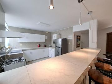 Venta de linda casa amoblada en Balneario San Bartolo
