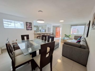 Venta de linda casa amoblada en Balneario San Bartolo