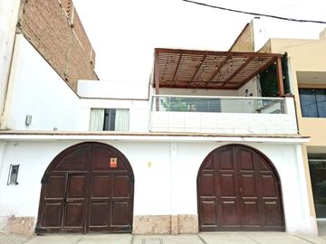 Venta de linda casa amoblada en Balneario San Bartolo