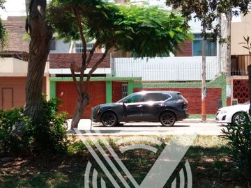 AMPLIA Y LINDA CASA FRENTE A PARQUE EN URBANIZACIÓN PACÍFICO EN ZONA PRIVADA CON VIGILANCIA 24/7