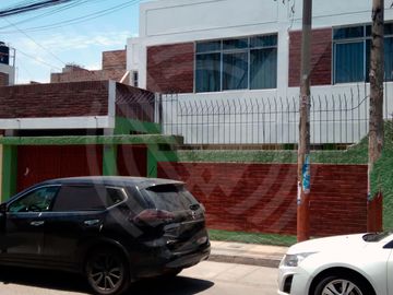 AMPLIA Y LINDA CASA FRENTE A PARQUE EN URBANIZACIÓN PACÍFICO EN ZONA PRIVADA CON VIGILANCIA 24/7