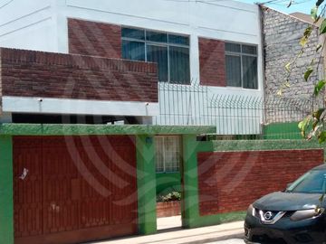AMPLIA Y LINDA CASA FRENTE A PARQUE EN URBANIZACIÓN PACÍFICO EN ZONA PRIVADA CON VIGILANCIA 24/7