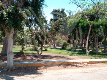 AMPLIA Y LINDA CASA FRENTE A PARQUE EN URBANIZACIÓN PACÍFICO EN ZONA PRIVADA CON VIGILANCIA 24/7