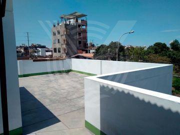 AMPLIA Y LINDA CASA FRENTE A PARQUE EN URBANIZACIÓN PACÍFICO EN ZONA PRIVADA CON VIGILANCIA 24/7