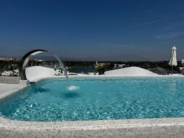 DEPARTAMENTO DE LUJO EN VENTA EN LA MARINA DE NUEVO VALLARTA VISTA DIRECTA A LA MARINA A SOLO 50 PASOS DEL MAR SIN CRUZAR CALLES