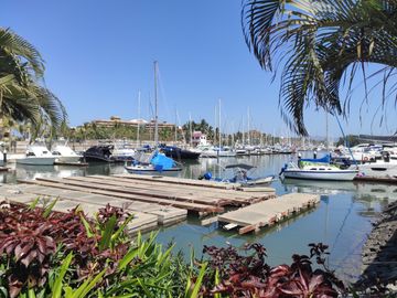 DEPARTAMENTO DE LUJO EN VENTA EN LA MARINA DE NUEVO VALLARTA VISTA DIRECTA A LA MARINA A SOLO 50 PASOS DEL MAR SIN CRUZAR CALLES