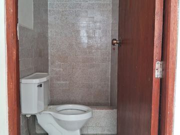 ALQUILO AMPLIO DEPARTAMENTO EN URB. BARRIO MEDICO EN SURQUILLO