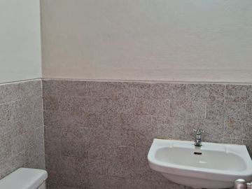 ALQUILO AMPLIO DEPARTAMENTO EN URB. BARRIO MEDICO EN SURQUILLO